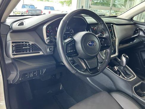 Used 2025 Subaru Outback Onyx Edition AWD/4WD image 17