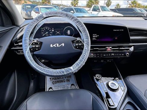 Certified 2024 Kia Niro Wind FWD image 7