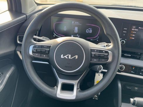 Used 2024 Kia Sportage LX image 12