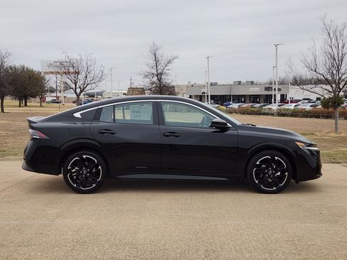 New 2026 Nissan Sentra SR image 7
