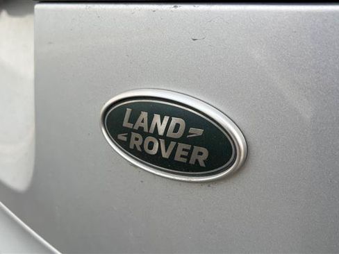 Used 2018 Land Rover Range Rover Velar S AWD/4WD image 38