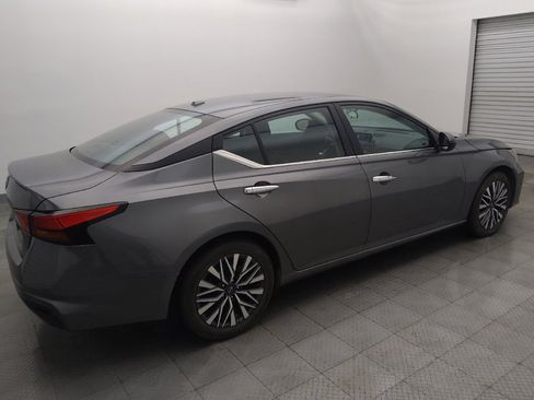 Used 2025 Nissan Altima 2.5 SV FWD image 10