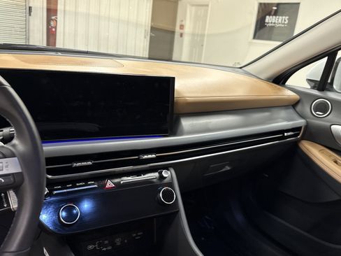 Used 2025 Hyundai Sonata Limited image 9