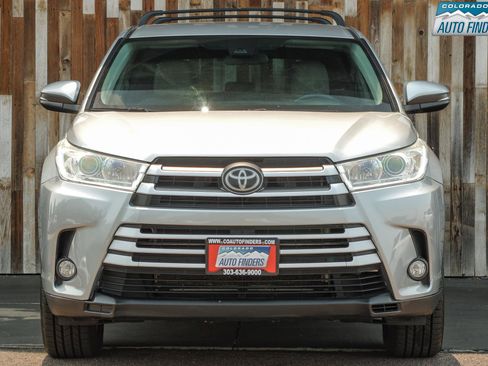 Used 2019 Toyota Highlander Plus AWD/4WD image 6