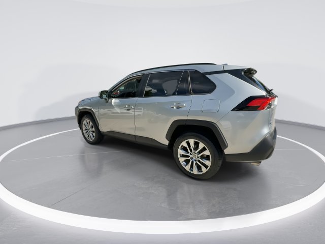Used 2021 Toyota RAV4 XLE Premium FWD image 6