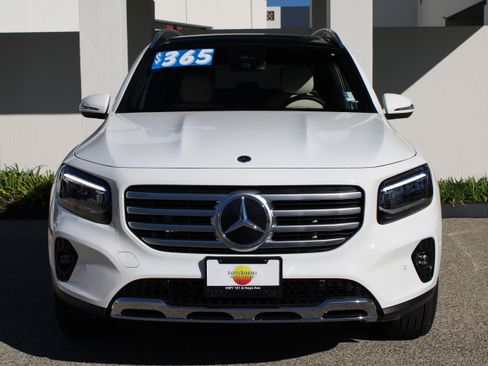 Used 2025 Mercedes-Benz GLB 250 4MATIC image 10