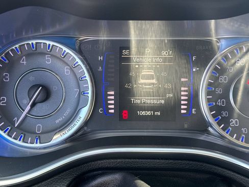 Used 2016 Chrysler 200 Limited w/ Anniversary Edition FWD image 24