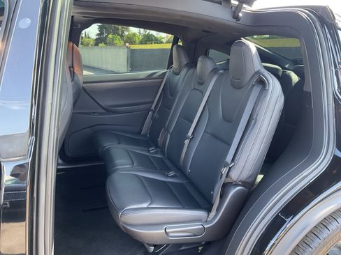 Used 2018 Tesla Model X 75D AWD/4WD image 18