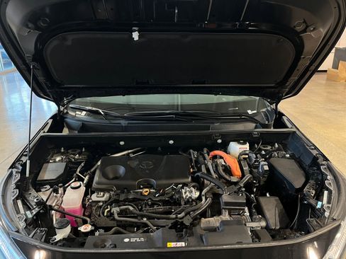 Used 2025 Toyota RAV4 LE image 32