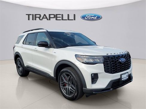 New 2025 Ford Explorer ST-Line w/ ST-Line Street Pack image 5