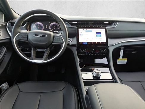 New 2025 Jeep Grand Cherokee Limited w/ Black Appearance Package image 16