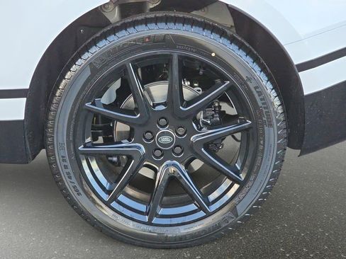 New 2026 Land Rover Range Rover Velar Dynamic SE AWD/4WD image 35