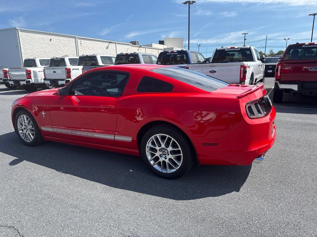 Used 2013 Ford Mustang Premium RWD image 3