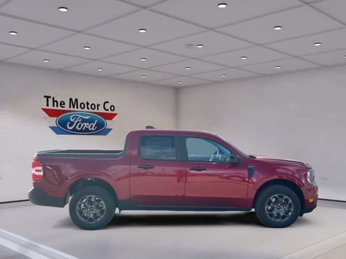 New 2025 Ford Maverick XLT w/ XLT Luxury Package FWD image 10