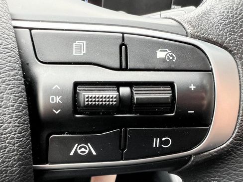 Certified 2025 Kia Sportage LX image 17