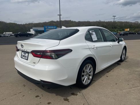 Used 2024 Toyota Camry LE image 4