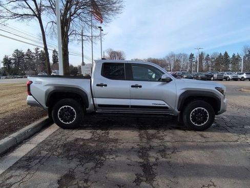 Used 2024 Toyota Tacoma TRD Off-Road w/ TRD Off Road Upgrade Package image 2
