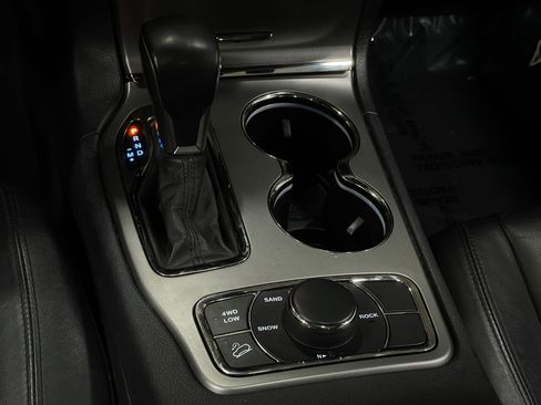 Used 2020 Jeep Grand Cherokee Limited X image 29