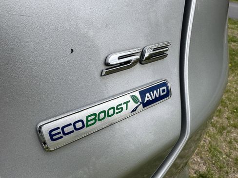 Used 2017 Ford Fusion SE AWD/4WD image 4