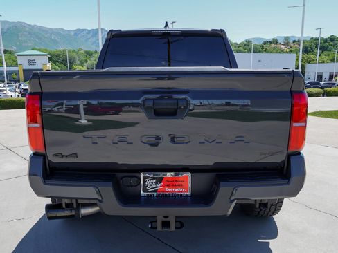 Certified 2024 Toyota Tacoma TRD Sport AWD/4WD image 7