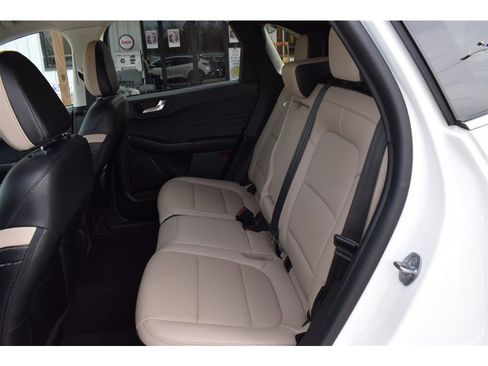 Used 2022 Ford Escape Titanium image 21