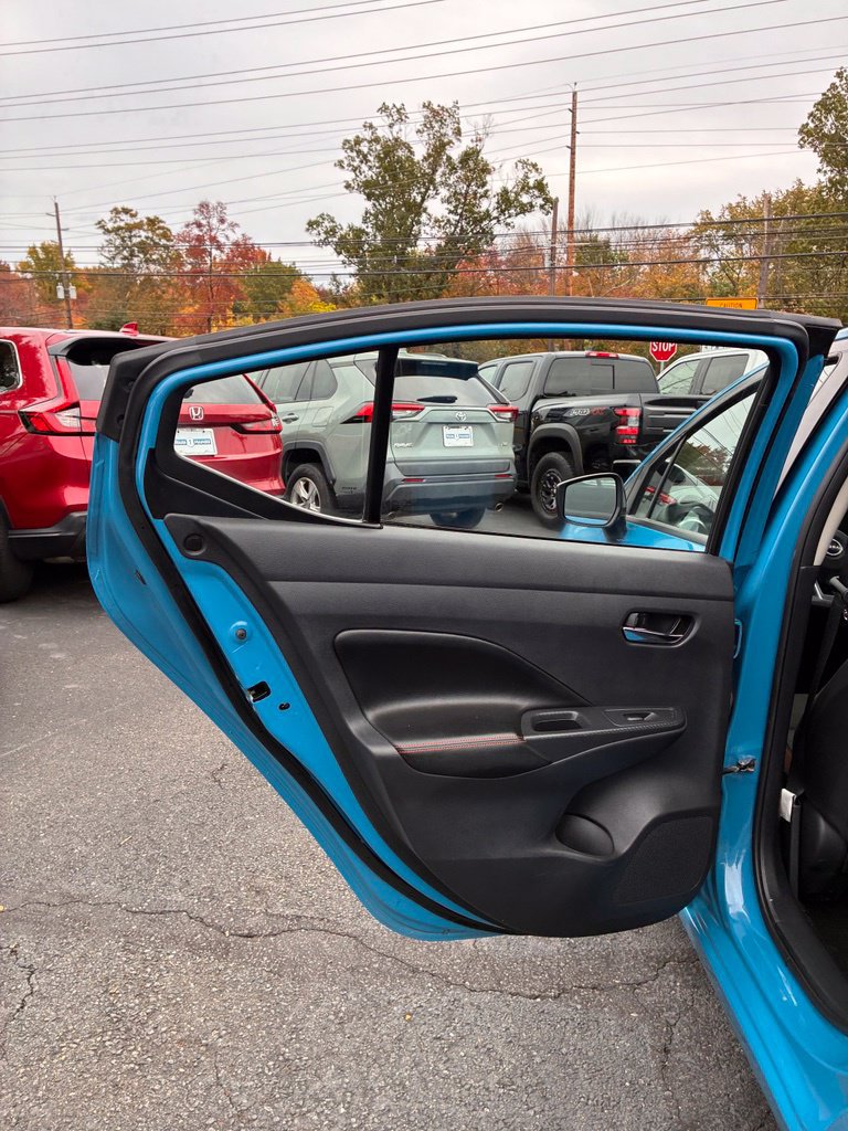 Used 2025 Nissan Versa SR FWD image 24