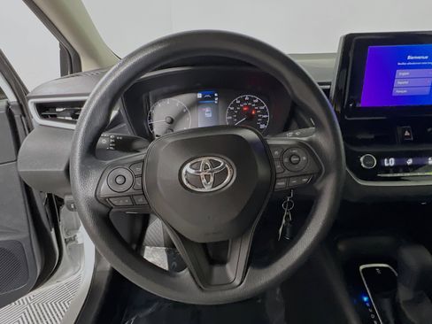 Used 2025 Toyota Corolla LE FWD image 18
