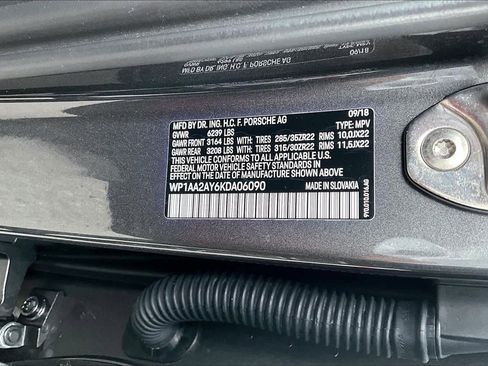 Used 2019 Porsche Cayenne image 35