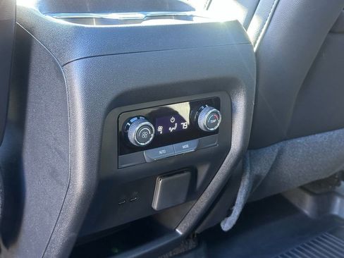 Used 2025 Chevrolet Traverse Z71 image 20