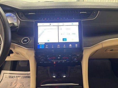 Used 2022 Jeep Grand Cherokee L Limited image 19