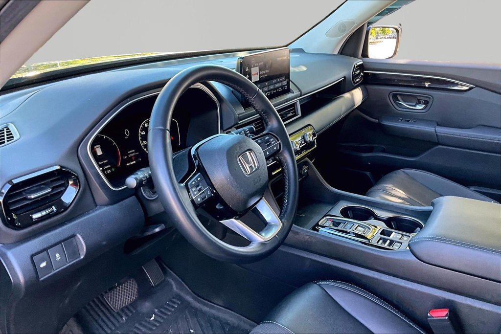 Used 2025 Honda Pilot EX-L image 14
