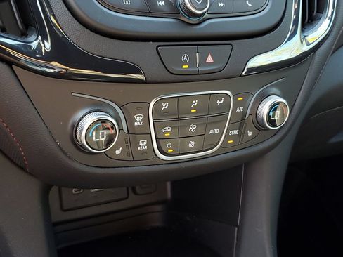 Used 2023 Chevrolet Equinox RS AWD/4WD image 24