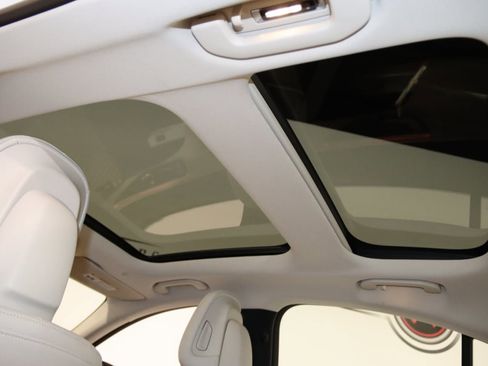 Used 2025 Mercedes-Benz E 350 4MATIC Sedan image 13