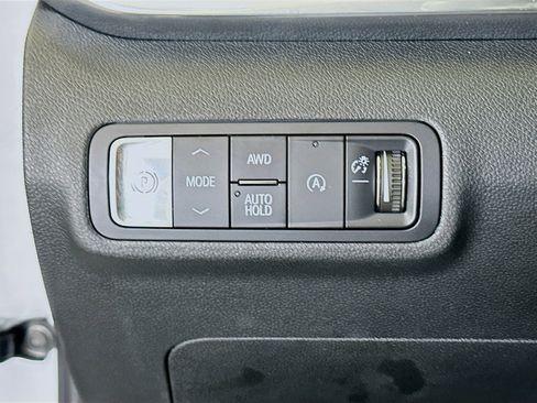 Used 2025 GMC Terrain Elevation AWD/4WD image 17