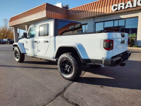 Used 2024 Jeep Gladiator Sport image 27