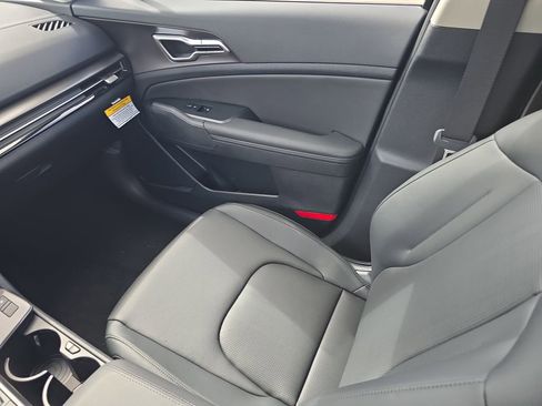New 2026 Kia Sportage EX FWD image 16