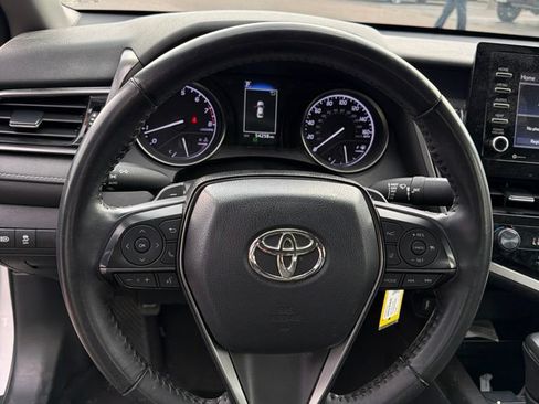 Used 2023 Toyota Camry SE FWD image 11