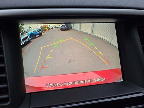 Used 2017 Nissan Pathfinder S image 19