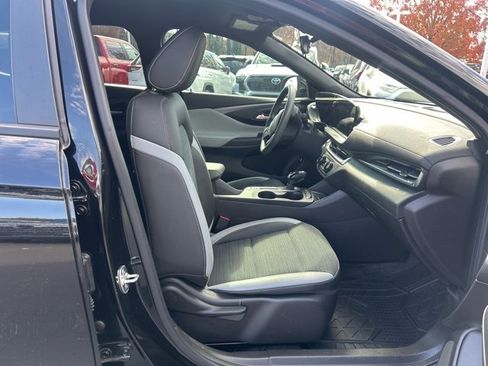 Used 2024 Buick Envista Preferred w/ Convenience II Package image 16