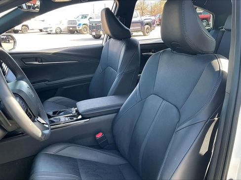 Used 2025 Toyota Camry XSE image 8