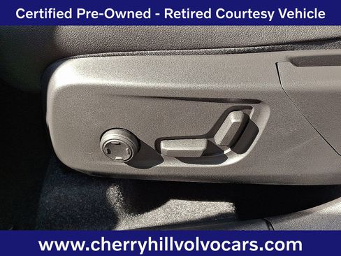 Certified 2025 Volvo XC40 B5 Plus w/ Protection Package Premier image 14