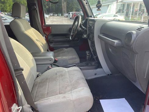 Used 2007 Jeep Wrangler Unlimited Sahara w/ Dual Top Group AWD/4WD image 10