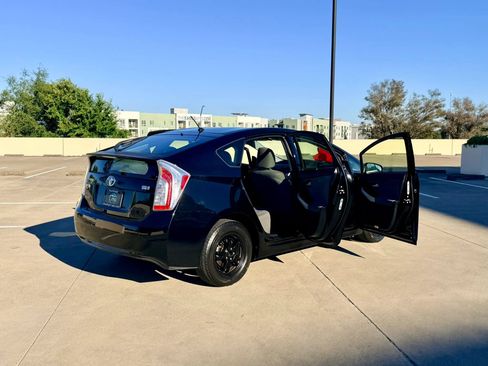 Used 2013 Toyota Prius Two FWD image 40
