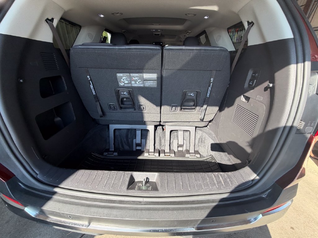 Used 2025 Kia Carnival SX FWD image 23