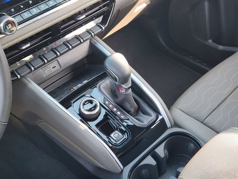 Used 2025 Chevrolet Colorado ZR2 AWD/4WD image 20