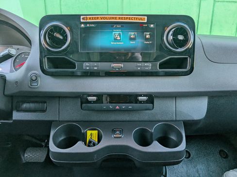 Used 2021 Mercedes-Benz Sprinter 4500 w/ Parking Package image 60