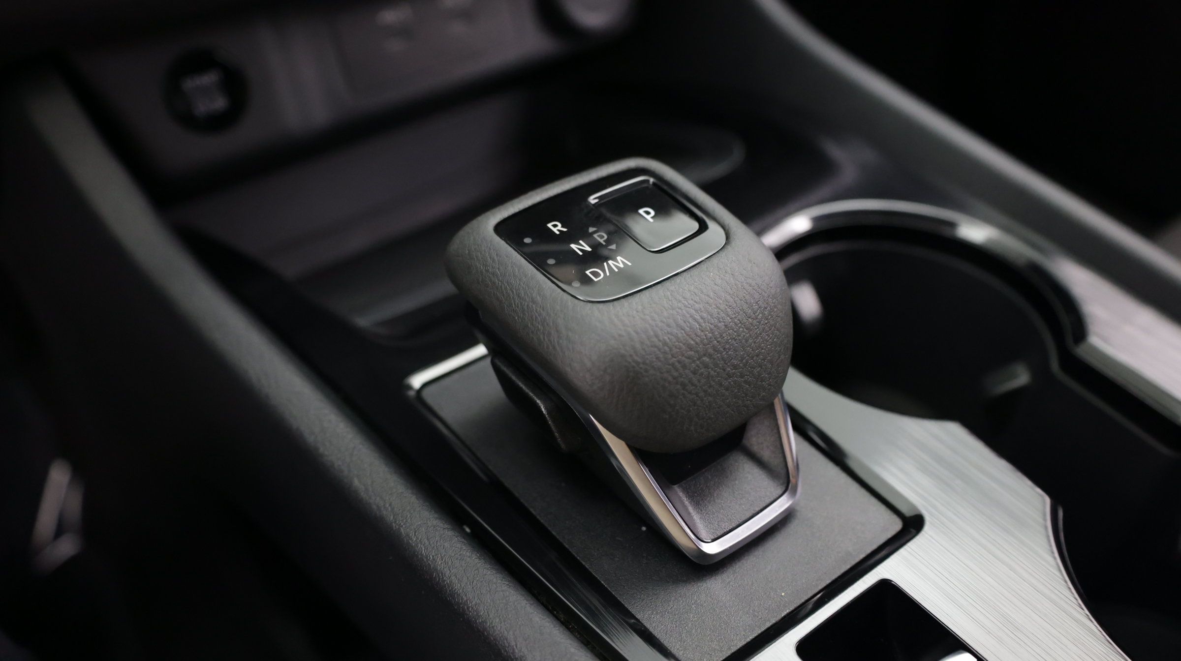 Used 2025 Nissan Rogue SV AWD/4WD image 17