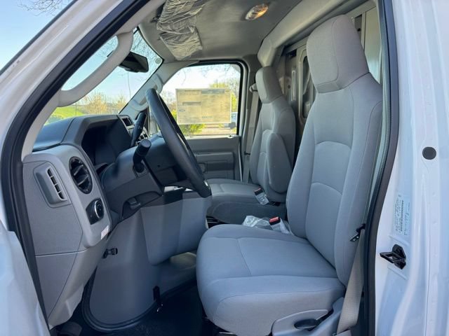 New 2024 Ford E-450 and Econoline 450 Super Duty w/ Power Windows & Locks Group RWD image 13