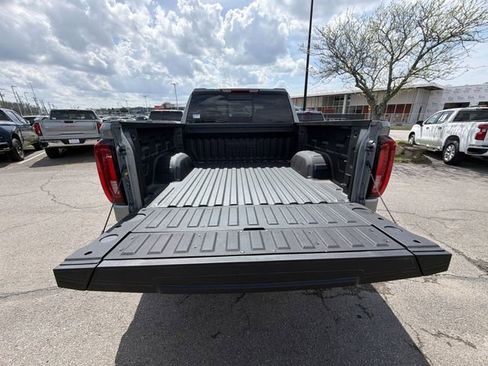 New 2026 GMC Sierra 1500 SLT w/ SLT Premium Package AWD/4WD image 22