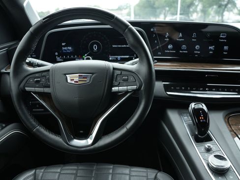 Certified 2024 Cadillac Escalade Sport Platinum AWD/4WD image 9